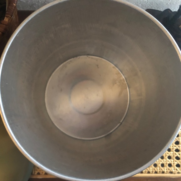 Avocado Green Aluminum Flour Canister by West Bend Circa 60s/70s - Picture 5 of 14